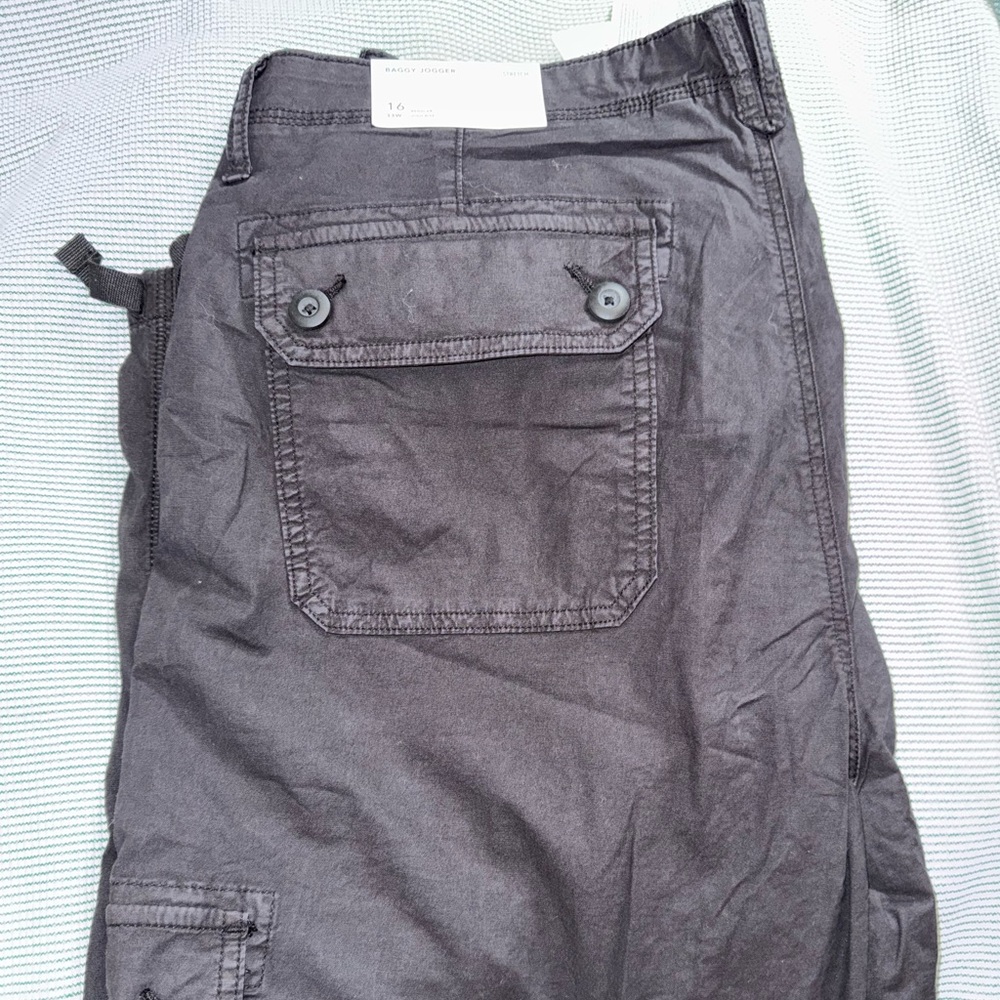 NWT American Eagle Cargo pants.
